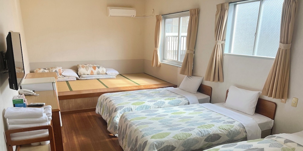 [喫煙可] 6名様まで可 グループ向けの和洋室 | ホテル山田荘