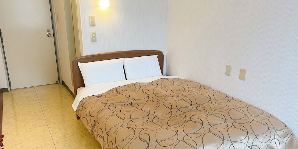 [喫煙可] ダブルルーム (ユニットバス付) 客室1 | ホテル山田荘