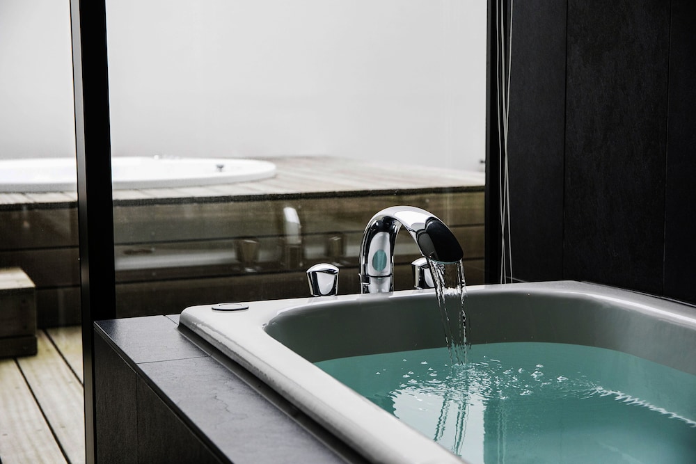 デラックス ツインルーム ジェットバス バスルーム2 | ガーデンテラス佐賀ホテル＆リゾート