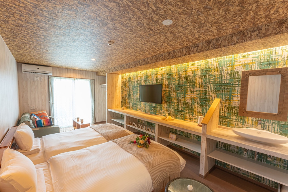 コンセプトルーム【ボヘミアン】 客室1 | パームスプリングス 宮古島 リゾート