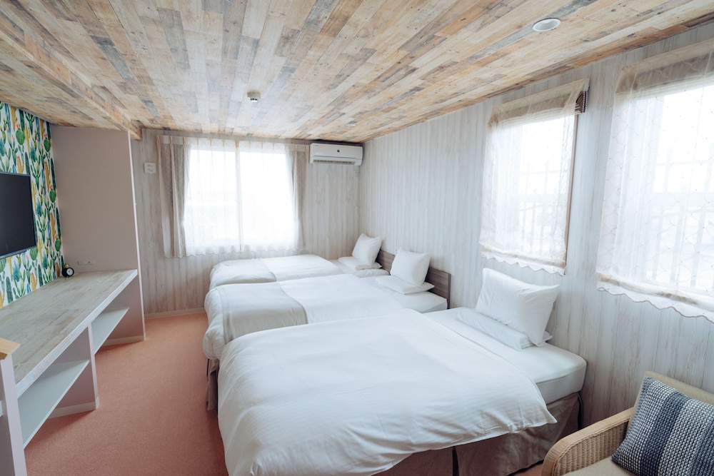 コンセプトルーム【トロピカル】 客室1 | パームスプリングス 宮古島 リゾート