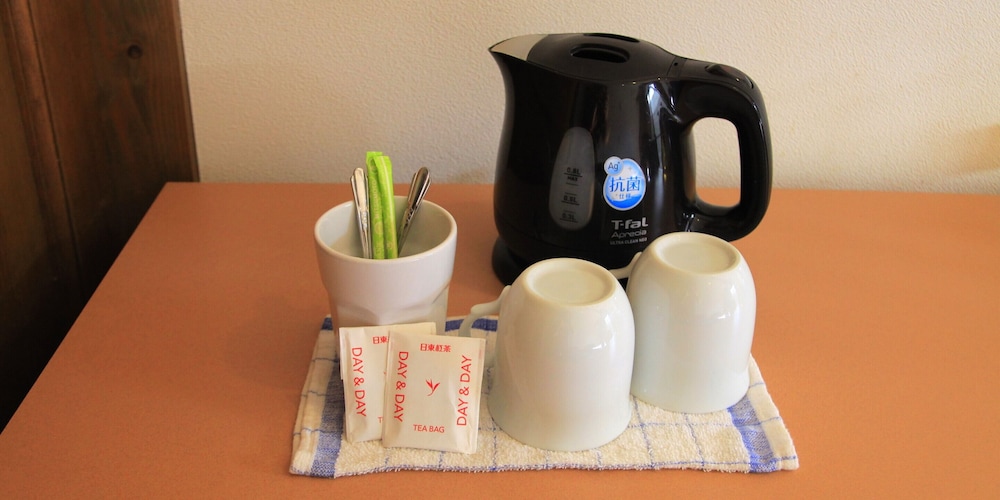 ヒーリングエコルーム（ツイン）禁煙 客室の設備とサービス1 | めちぐすいの宿 Coco