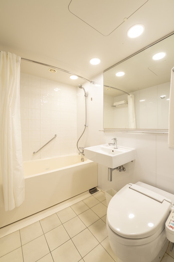 セミダブルルーム 禁煙 バスルーム0 | ホテル京阪 東京四谷