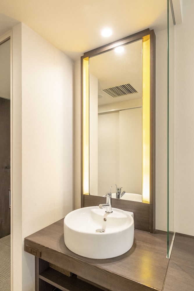 ユニバーサルルーム エキストラベッド付 禁煙 客室3 | ホテル京阪 東京四谷