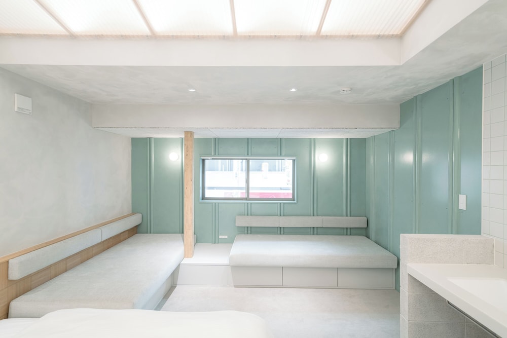 デラックス 6ベッド 商店街ビュー(旧ミセスの用品松屋)(禁煙) 部屋からの景観0 | SEKAI HOTEL Deep Osaka Experience - ホステル