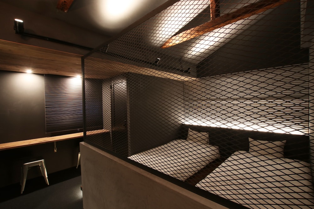 スタンダード ツイン(禁煙) 客室2 | SEKAI HOTEL Deep Osaka Experience - ホステル