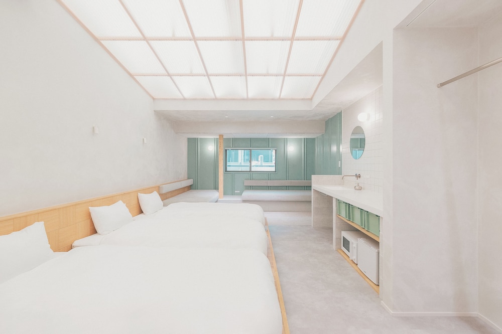 デラックス 6ベッド 商店街ビュー(旧ミセスの用品松屋)(禁煙) | SEKAI HOTEL Deep Osaka Experience - ホステル