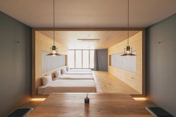 SEKAI HOTEL Deep Osaka Experience - ホステル