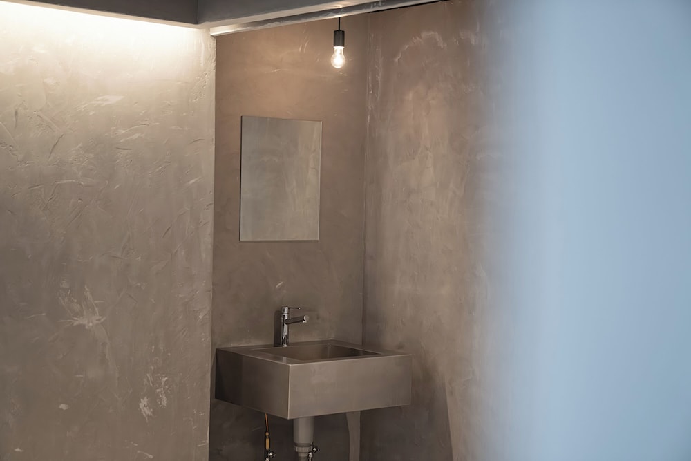 デラックス 6ベッド 商店街ビュー（旧川田和洋菓子店）(禁煙) 客室5 | SEKAI HOTEL Deep Osaka Experience - ホステル