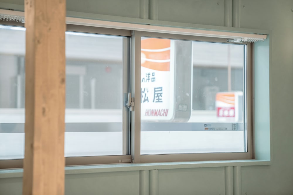 デラックス 6ベッド 商店街ビュー(旧ミセスの用品松屋)(禁煙) 客室7 | SEKAI HOTEL Deep Osaka Experience - ホステル