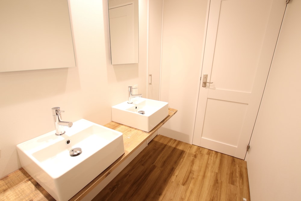 スタンダード ツイン(禁煙) 共用バスルーム0 | SEKAI HOTEL Deep Osaka Experience - ホステル