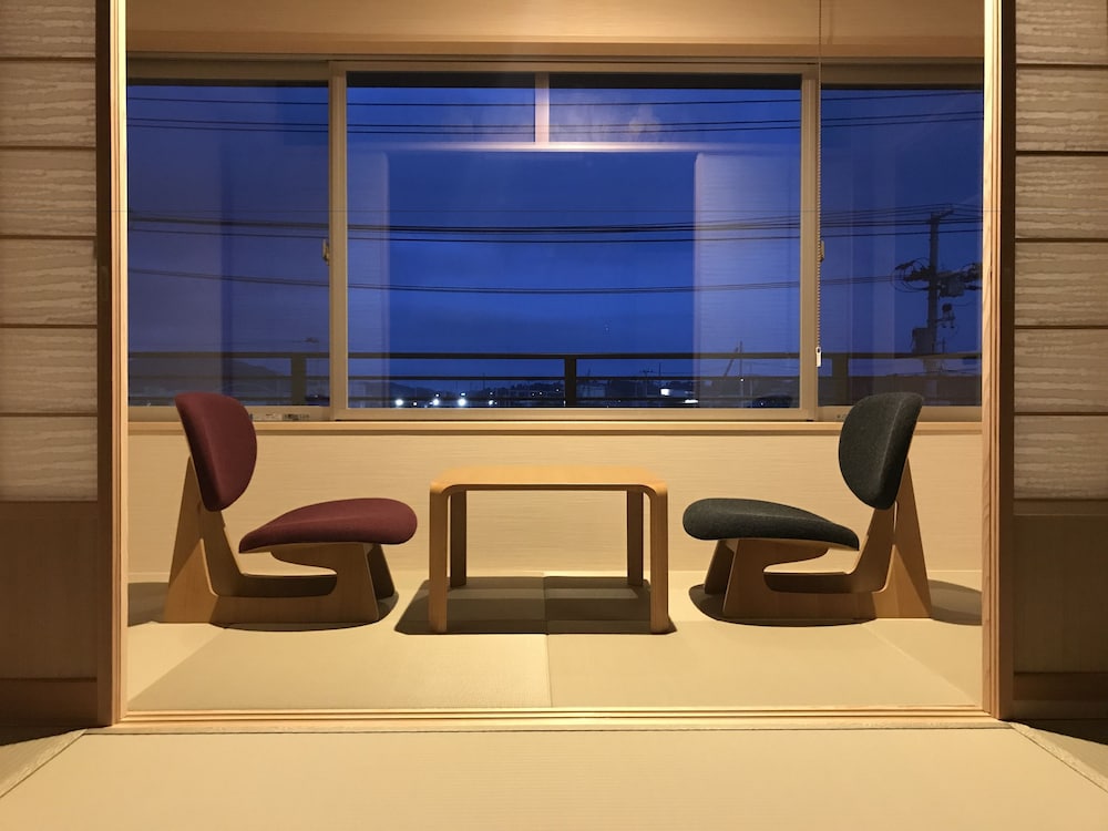 和室 4人部屋 禁煙 客室2 | 和風ホテル磯村