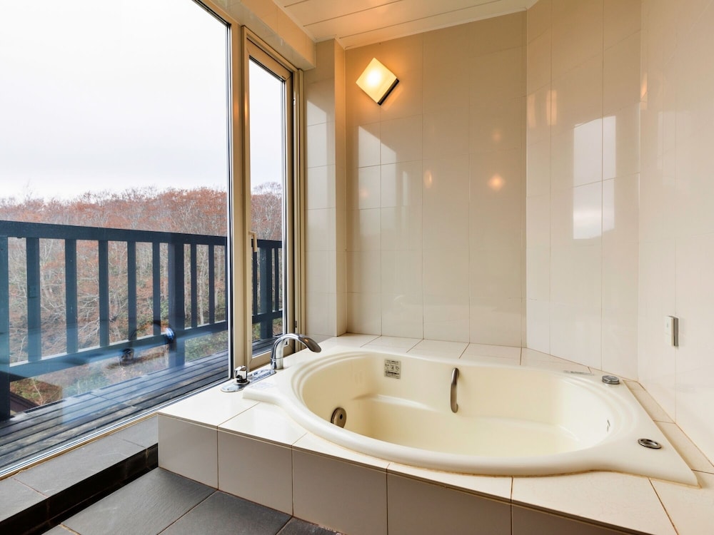 ロイヤル スイート バスルーム1 | ホテル城ヶ倉