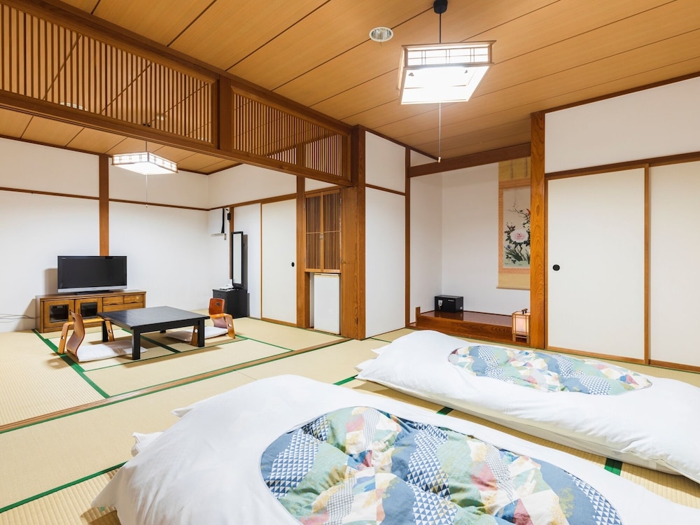 ファミリー ルーム 客室3 | ホテル城ヶ倉