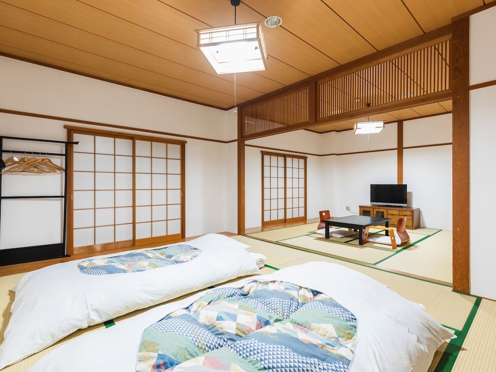 ファミリー ルーム 客室2 | ホテル城ヶ倉