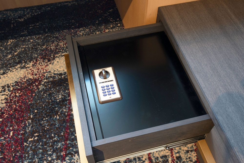 スタンダード ルーム クイーンベッド 1 台 禁煙 セーフティボックス0 | ホテルJALシティ名古屋 錦