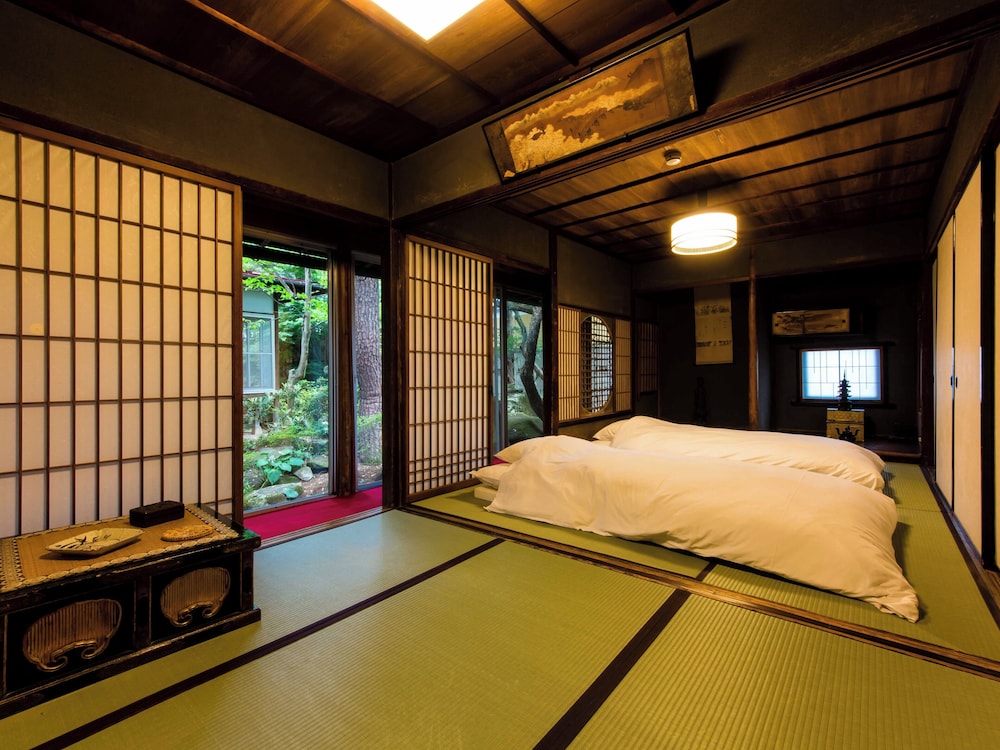 花見の間  専用トイレ/シャワールーム付 客室8 | 宿坊 善光寺