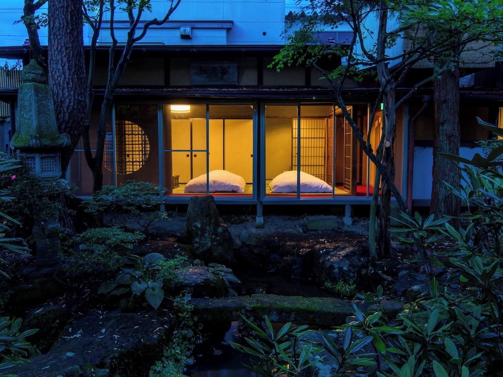 花見の間  専用トイレ/シャワールーム付 | 宿坊 善光寺