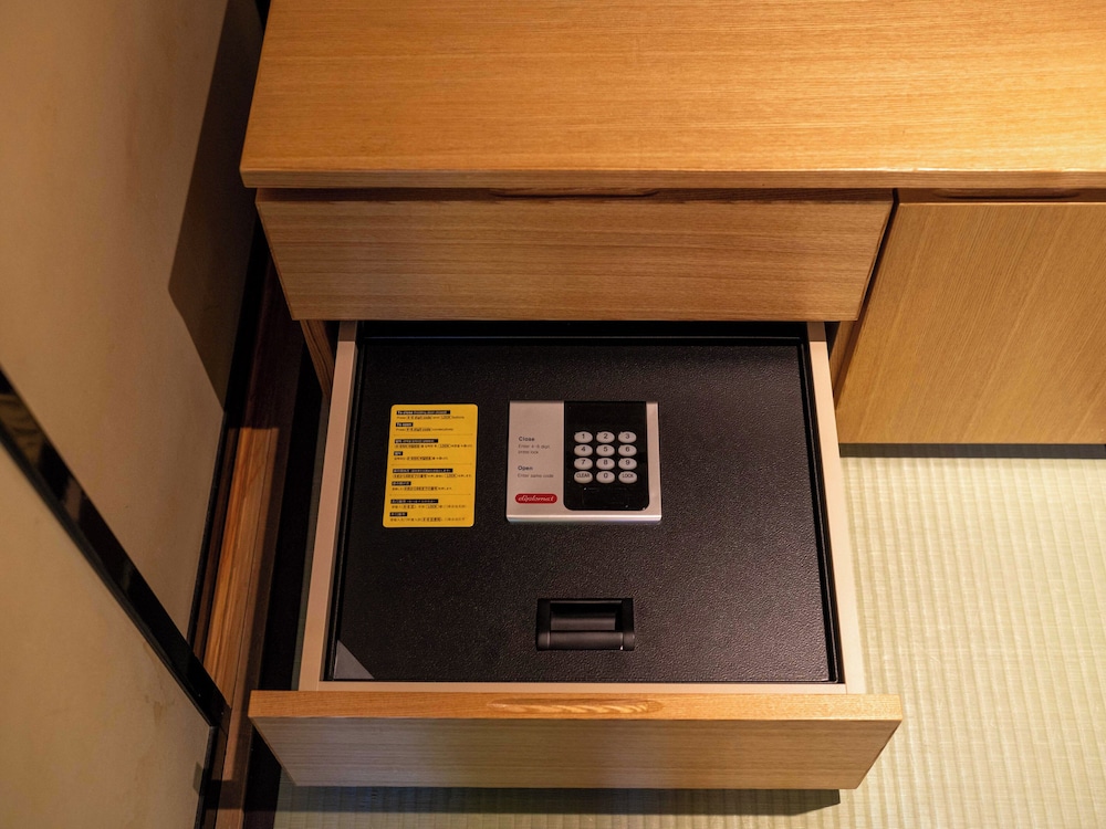 花見の間  専用トイレ/シャワールーム付 客室4 | 宿坊 善光寺