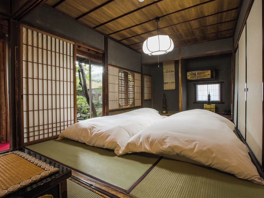 花見の間  専用トイレ/シャワールーム付 客室9 | 宿坊 善光寺