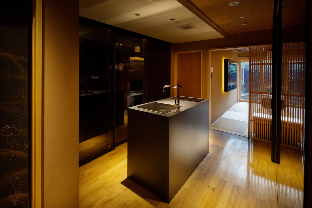 京町家一棟貸 専用簡易キッチン0 | 紡 三十三間堂