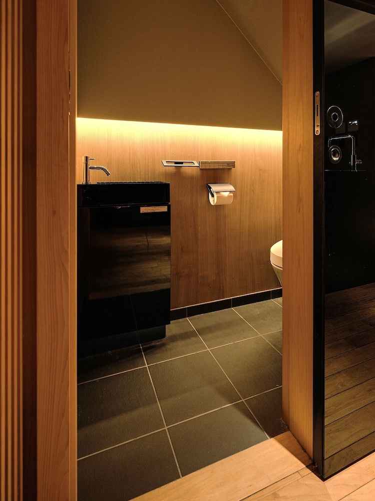 京町家一棟貸 リビング エリア1 | 紡 三十三間堂