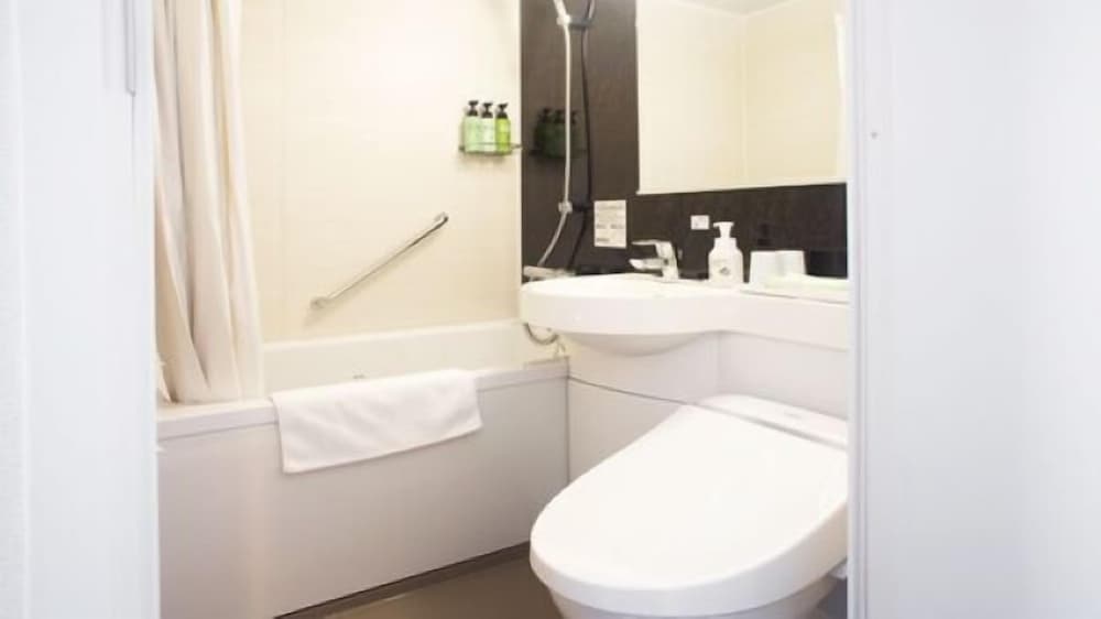 スーペリア ダブルルーム ダブルベッド 1 台 禁煙 バスルーム0 | ホテル呉竹荘 広島大手町