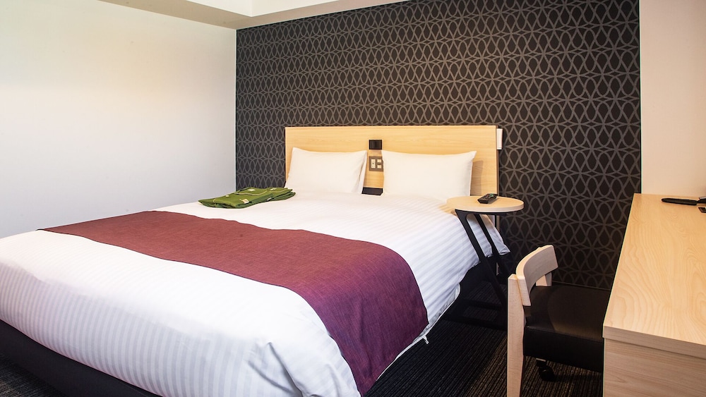 スーペリア ダブルルーム ダブルベッド 1 台 禁煙 客室3 | ホテル呉竹荘 広島大手町