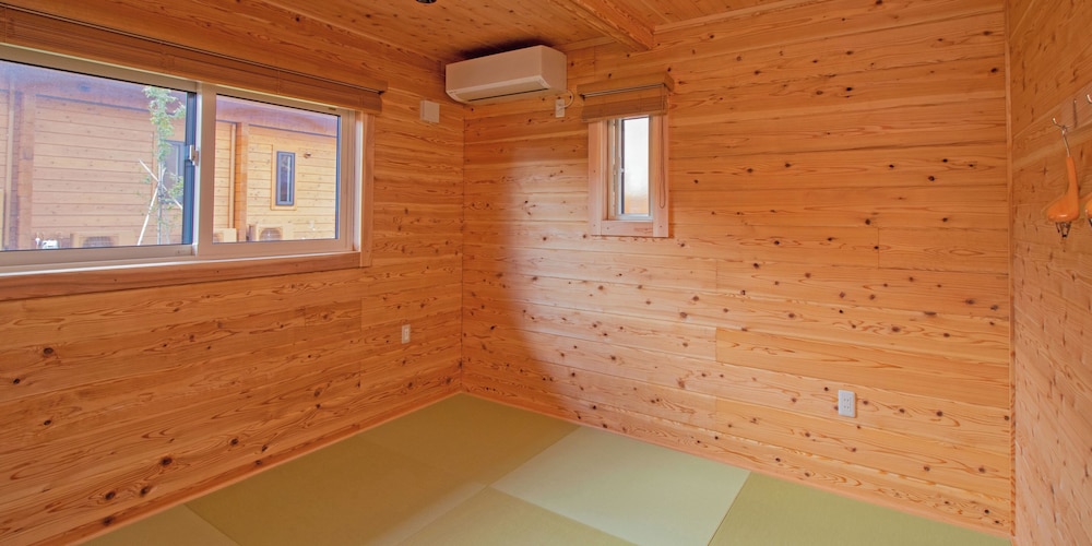 デラックス コテージ 1 ベッドルーム 客室2 | 富士山リゾートログハウス ふようの宿