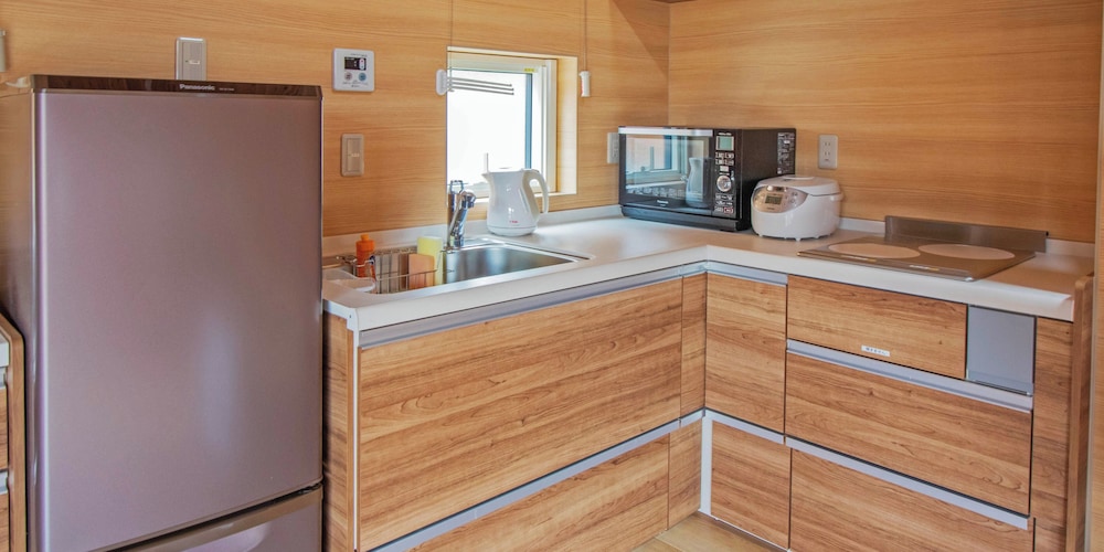 デラックス コテージ 1 ベッドルーム 専用キッチン0 | 富士山リゾートログハウス ふようの宿