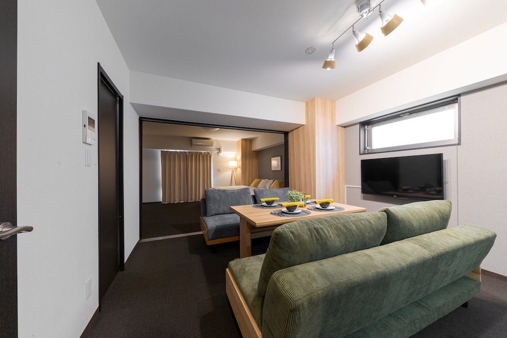 デラックスツインルーム 客室6 | TAKUTO STAY Sakaisuji Honmachi