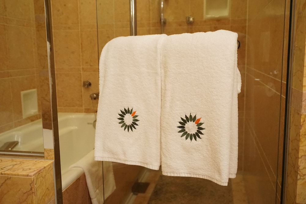 デラックス ダブルルーム 禁煙 客室の設備とサービス1 | 水戸プラザホテル