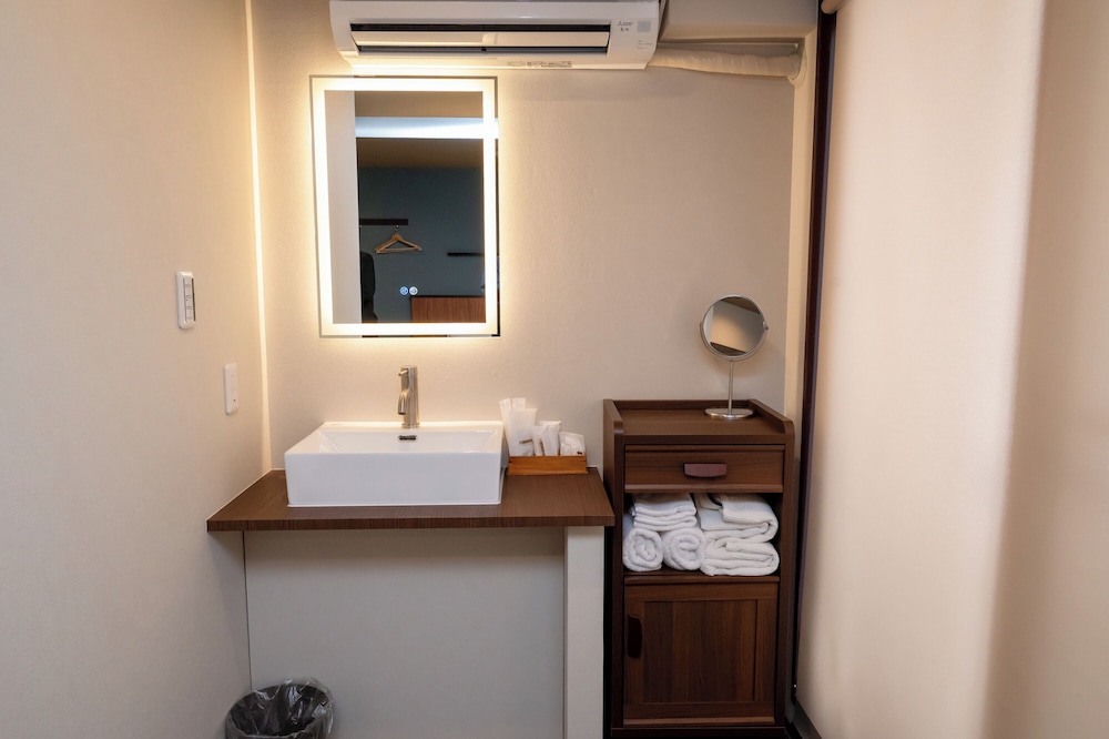 ベーシック ダブルルーム ダブルベッド 1 台 禁煙 コーナー 客室2 | KIKU'S ROOM