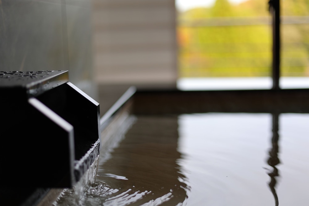 ロイヤルスイートルーム 禁煙 バスルーム2 | 満天ノ 辻のや