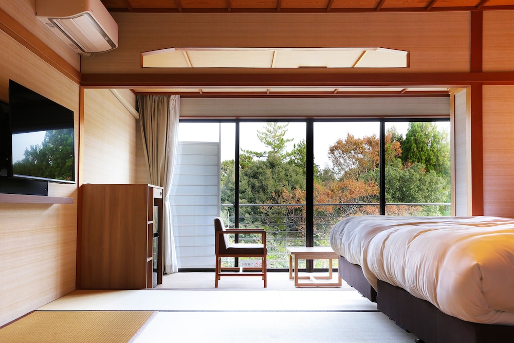 和モダンツインルーム 禁煙 客室1 | 満天ノ 辻のや