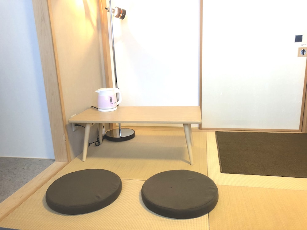 Room 301 ツインルーム 共用バスルーム 客室3 | 東京アートハウス