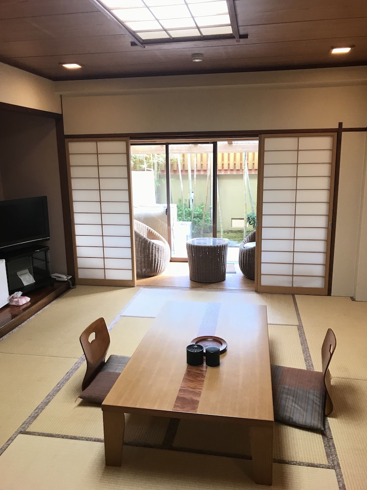 客室1 | 割烹旅館 鯉登苑 客室1 | 割烹旅館 鯉登苑