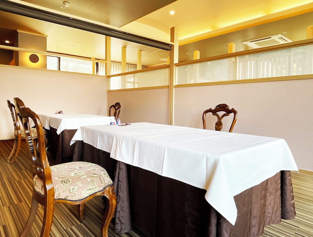 和室 ツインルーム 旅館のお食事処1 | ぬくもりの宿 箱根強羅温泉 紬-TSUMUGI-