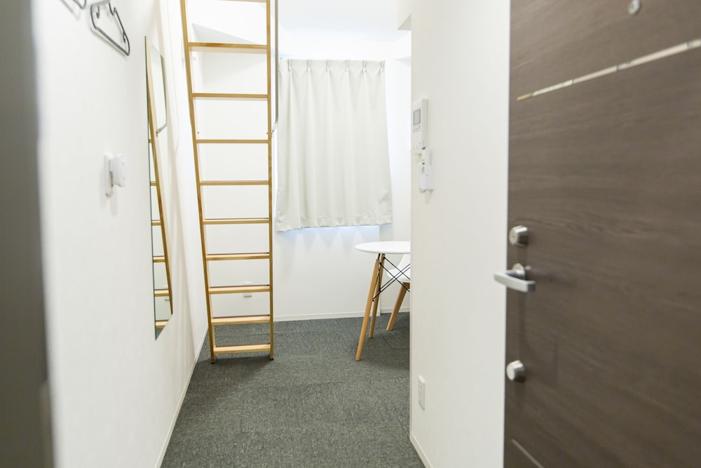 ダブルルーム ダブルベッド 1 台 (Loft) 客室7 | GLOU 東新宿