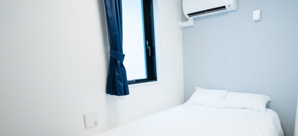 サービスルーム（B1 フロアー） 客室2 | GLOU 東新宿