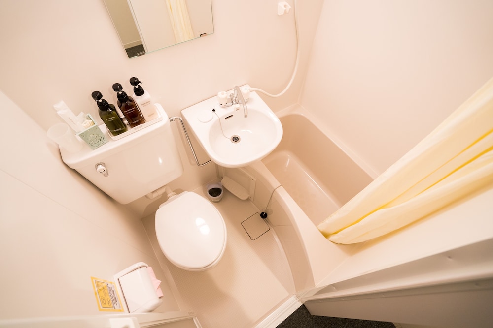 ダブルルーム ダブルベッド 1 台 (Loft) バスルーム0 | GLOU 東新宿