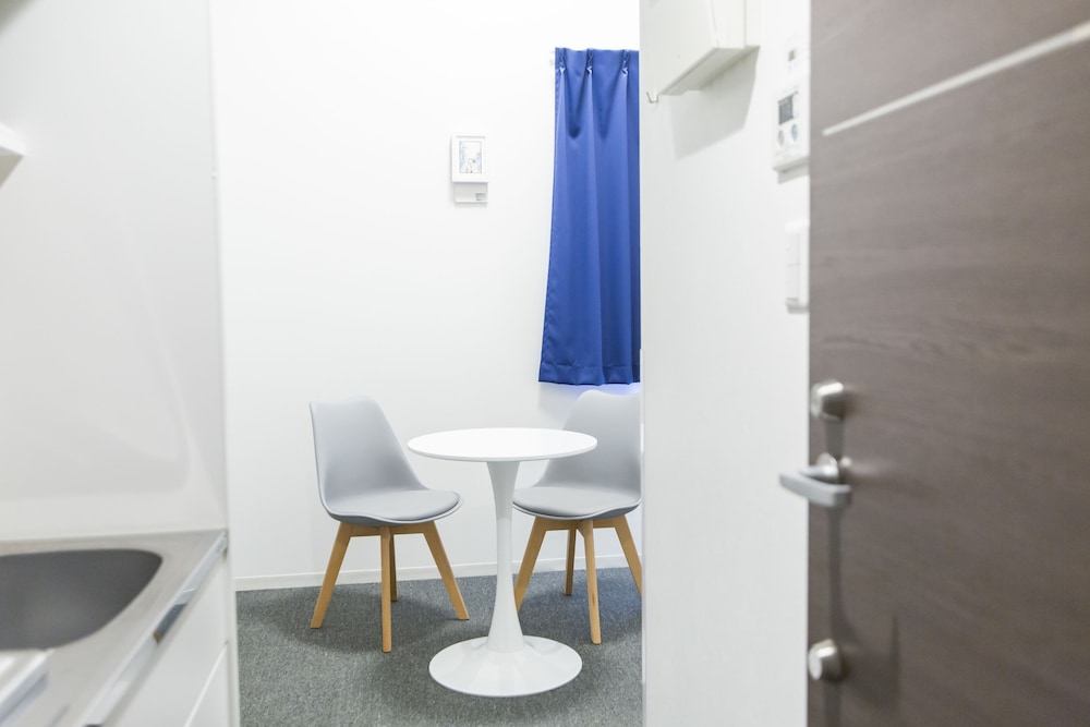 ダブルルーム ダブルベッド 1 台 (Loft) 客室9 | GLOU 東新宿