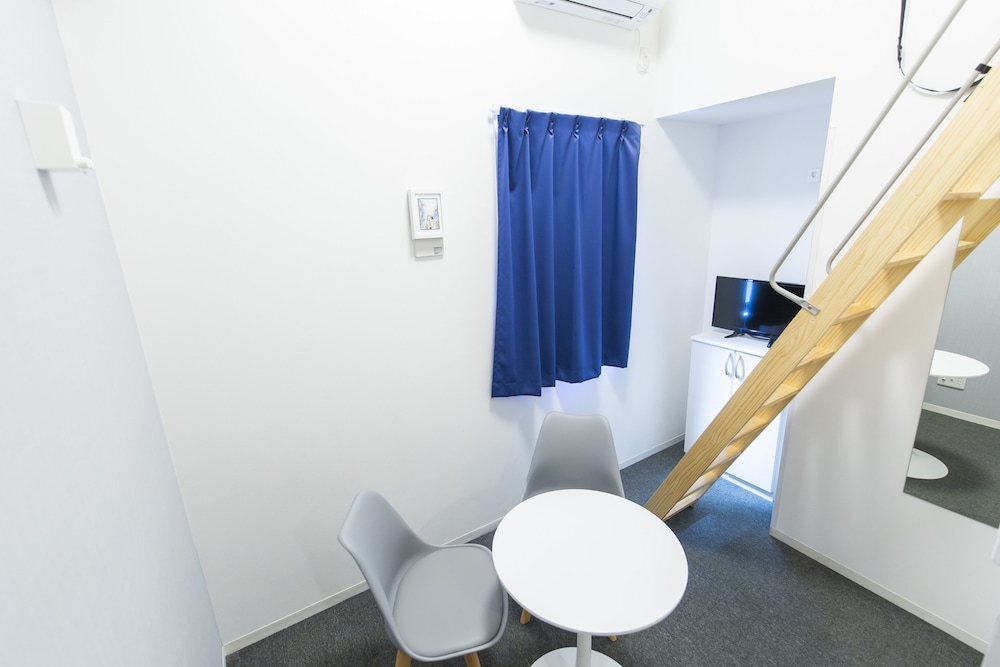 ダブルルーム ダブルベッド 1 台 (Loft) 客室11 | GLOU 東新宿