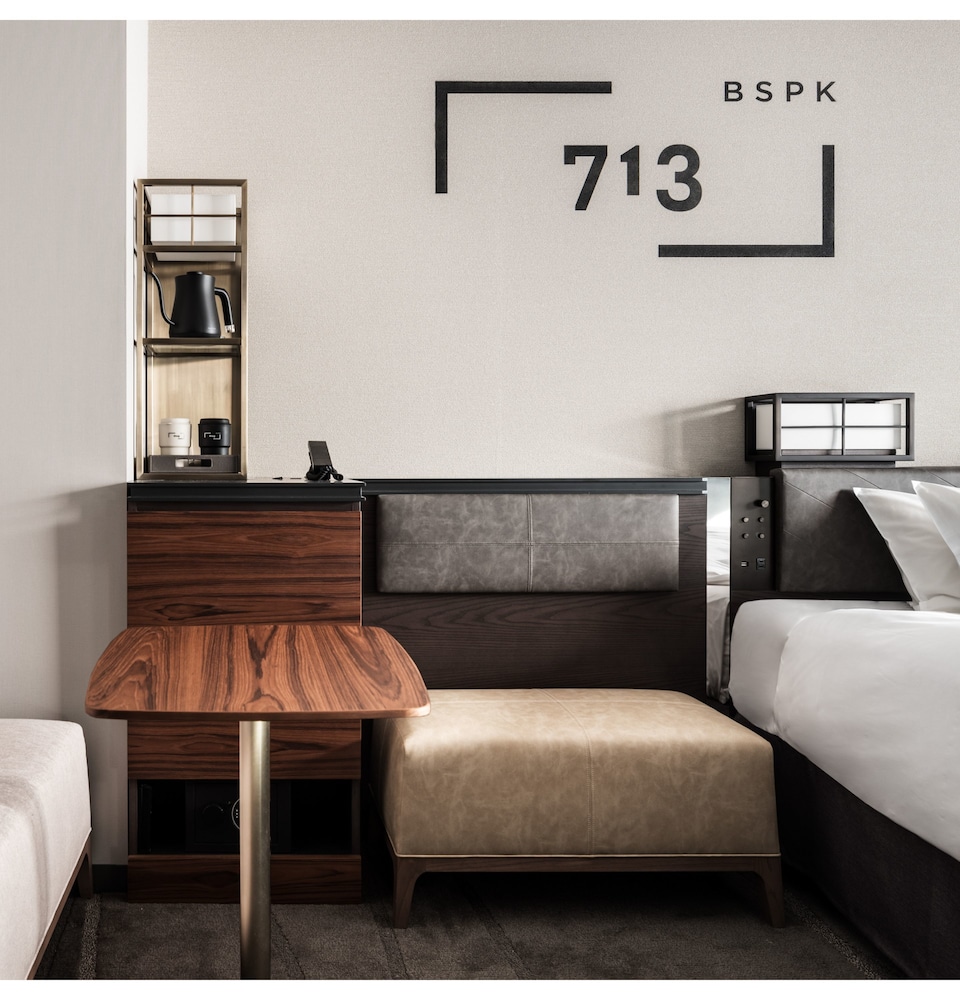 トリプルルーム 客室1 | BESPOKE HOTEL Shinjuku