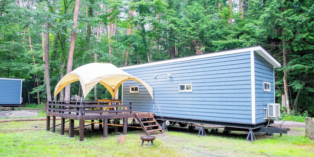 トレーラーハウス コンフォートキャビン 4名迄宿泊可能 禁煙 | 清水国明の森と湖の楽園