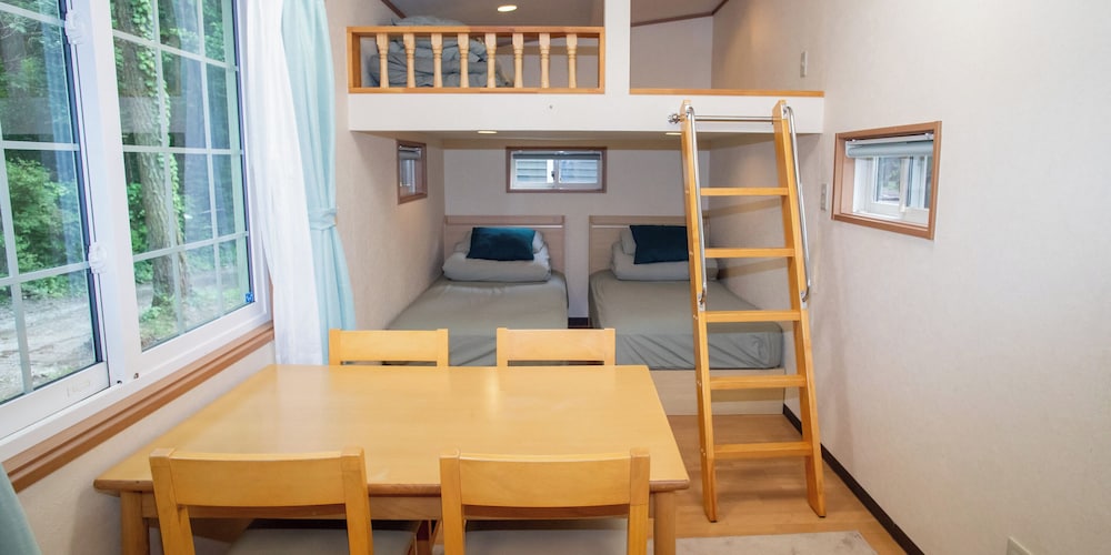 トレーラーハウス コンフォートキャビン 4名迄宿泊可能 禁煙 客室5 | 清水国明の森と湖の楽園