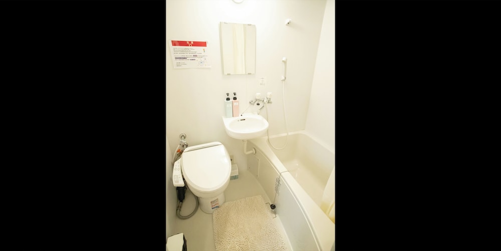 トレーラーハウス B-Bパレス 9名迄宿泊可能 禁煙 バスルーム0 | 清水国明の森と湖の楽園