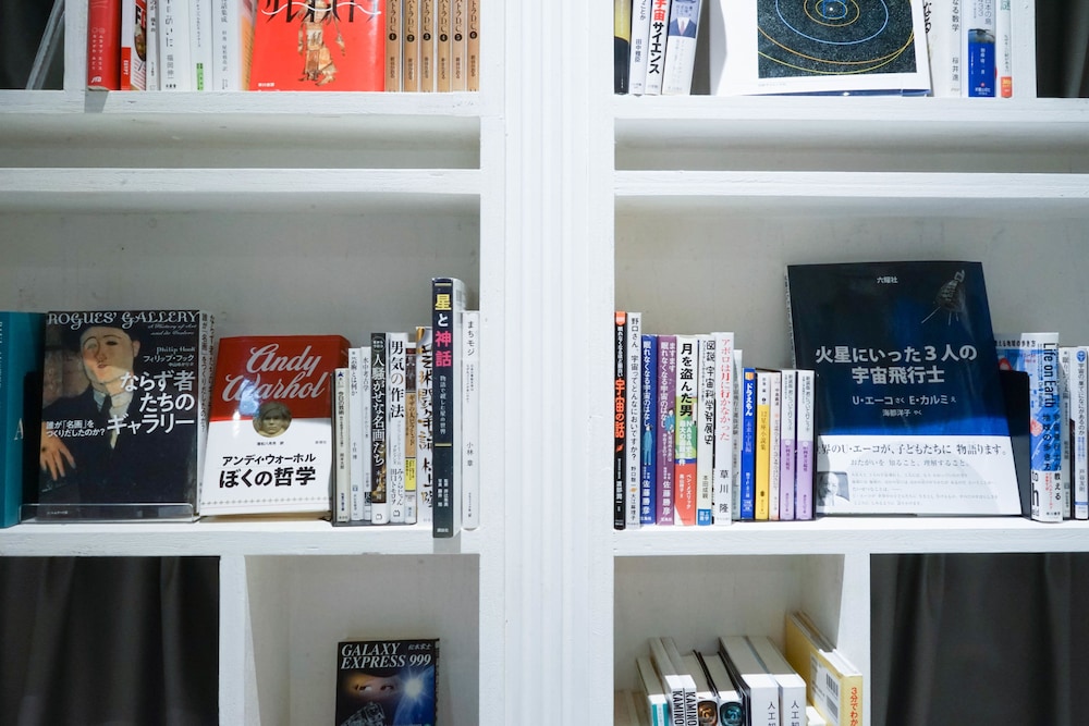 共同ドミトリー 2 ベッドルーム リビング エリア7 | BOOK AND BED TOKYO 心斎橋店