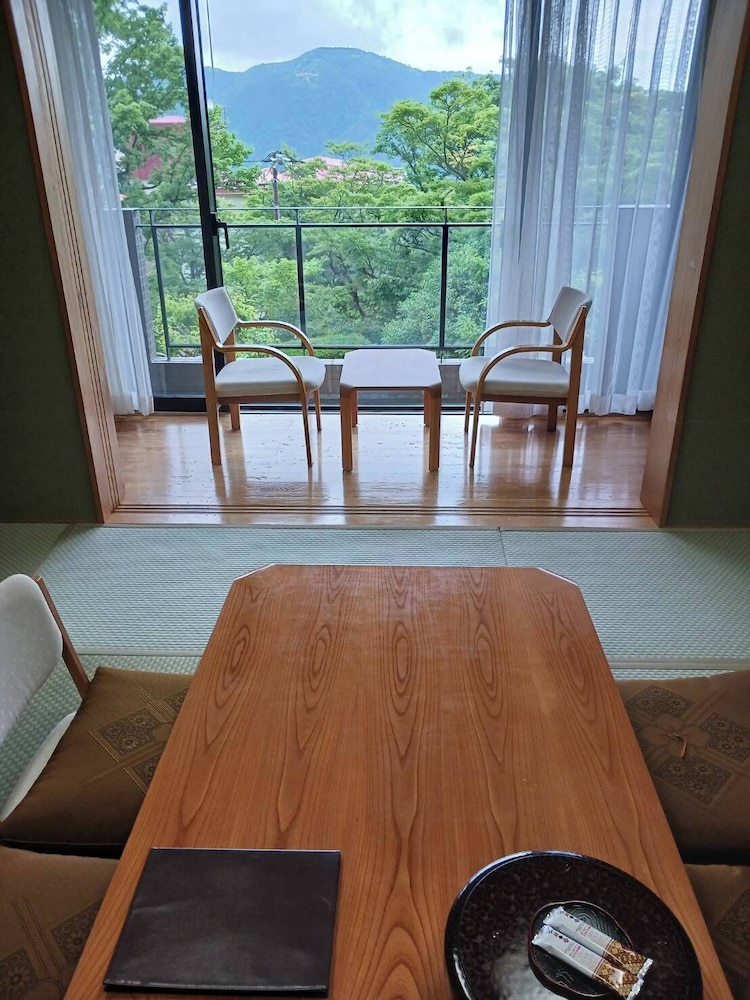 鮨オーベルジュ 2食付き (和室・予約制貸切温泉・禁煙) 大人専用 客室4 | 鮨オーベルジュ強羅茶寮