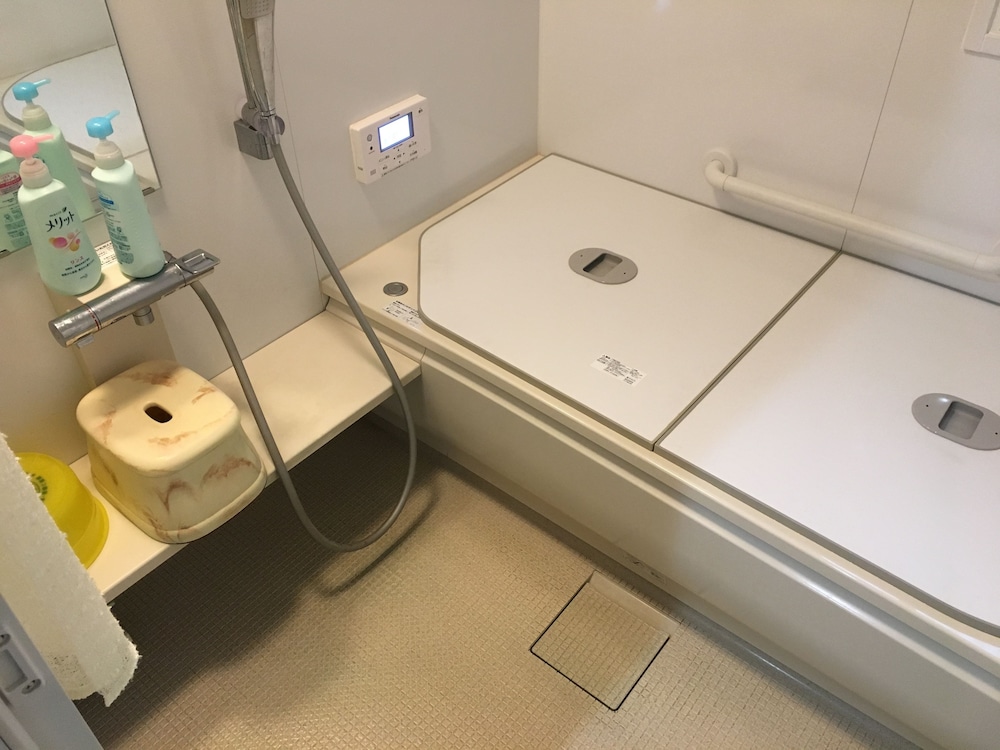 大浴場1 | 古民家ゲストハウス すどまりとなみ 大浴場1 | 古民家ゲストハウス すどまりとなみ